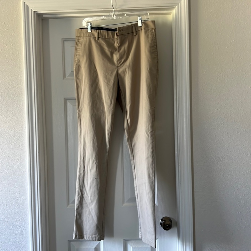 Old Navy Men’s Khaki Ultimate slim pants